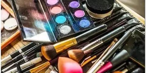 2018監(jiān)管新政襲來(lái)！哪6類化妝品將被重點(diǎn)監(jiān)測(cè)？